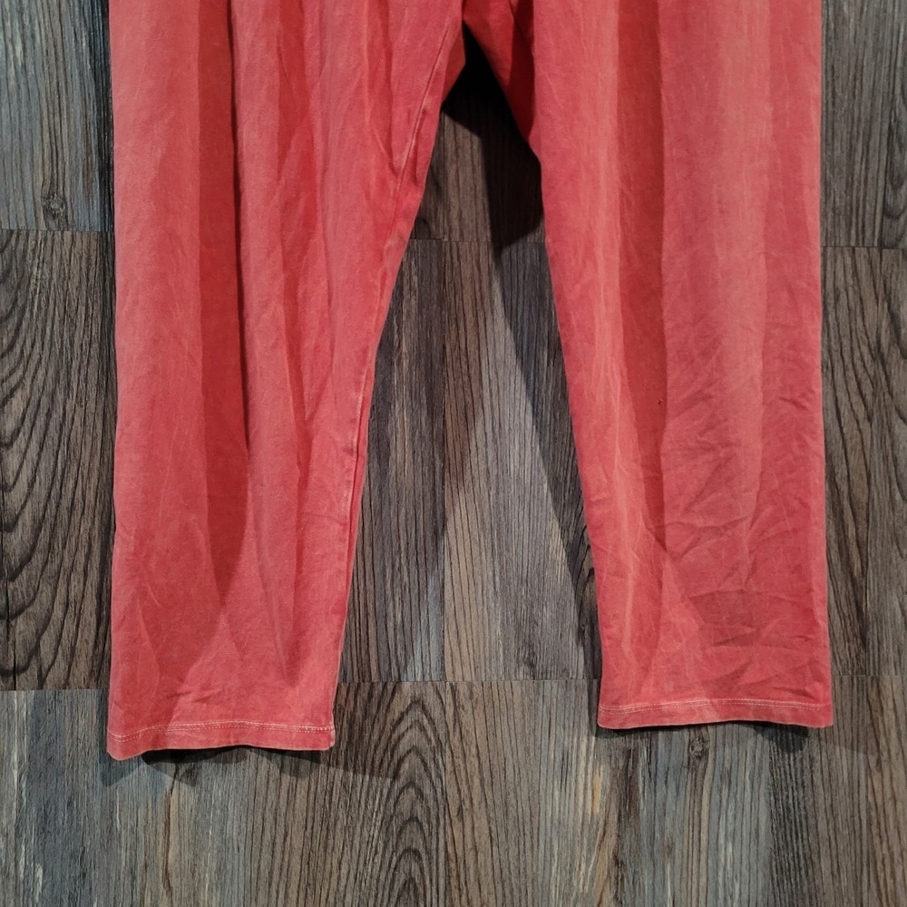 Jess & Jane Mineral Washed Capri Pants Leggings L x 24 Berry Red Pull On Elastic - Picture 3 of 9